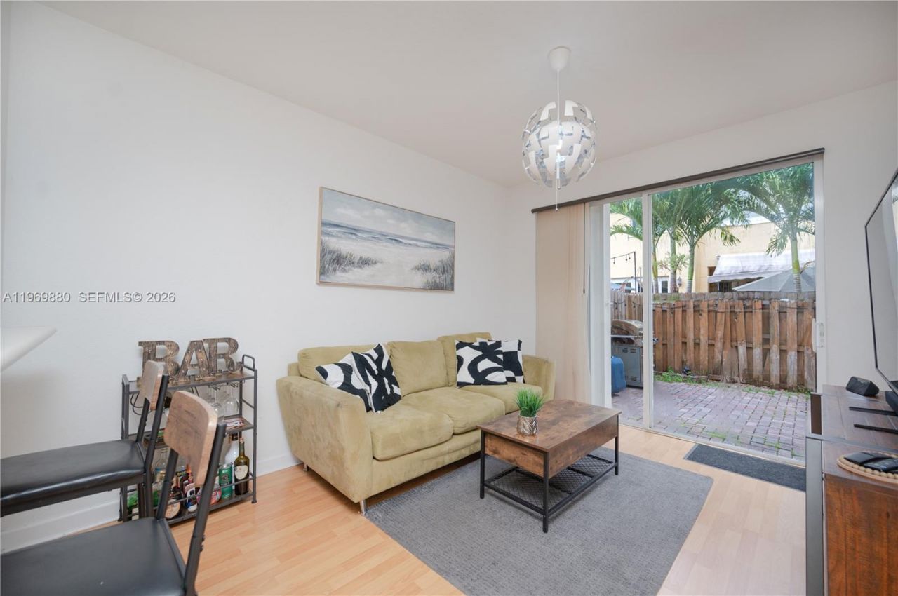 14964 SW 8 Ln, Miami, FL 33194 Photo