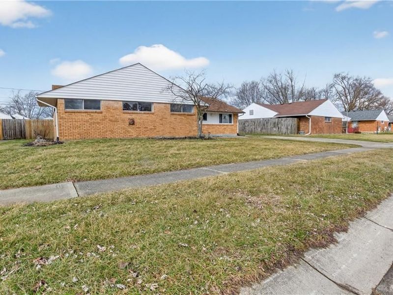 5455 Flotron Drive, Huber Heights, OH 45424 Photo 4