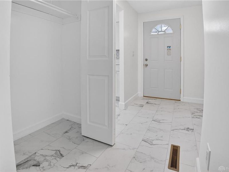 5455 Flotron Drive, Huber Heights, OH 45424 Photo 5