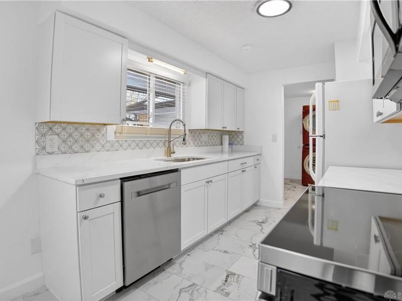 5455 Flotron Drive, Huber Heights, OH 45424 Photo 9