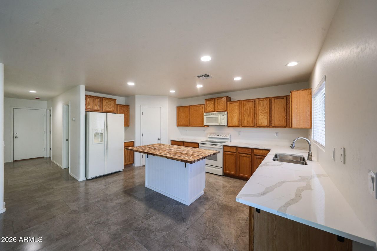 11538 W Vogel Avenue, Youngtown, AZ 85363 Main Photo