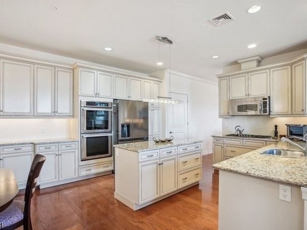 201 Metzger Dr, West Orange, NJ 07052