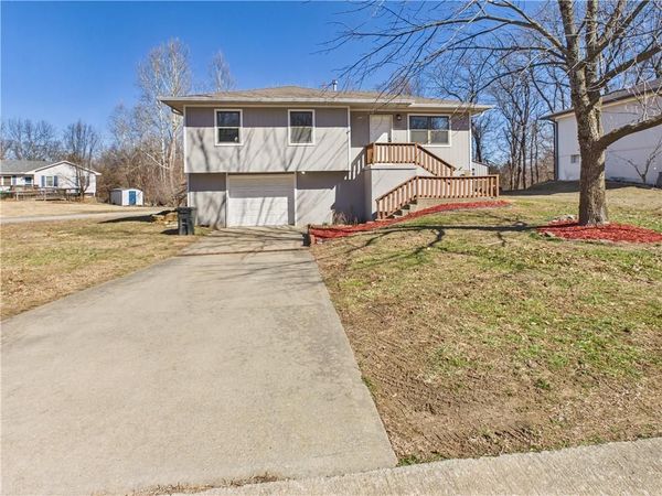 218 SE 51st Road, Warrensburg, MO 64093