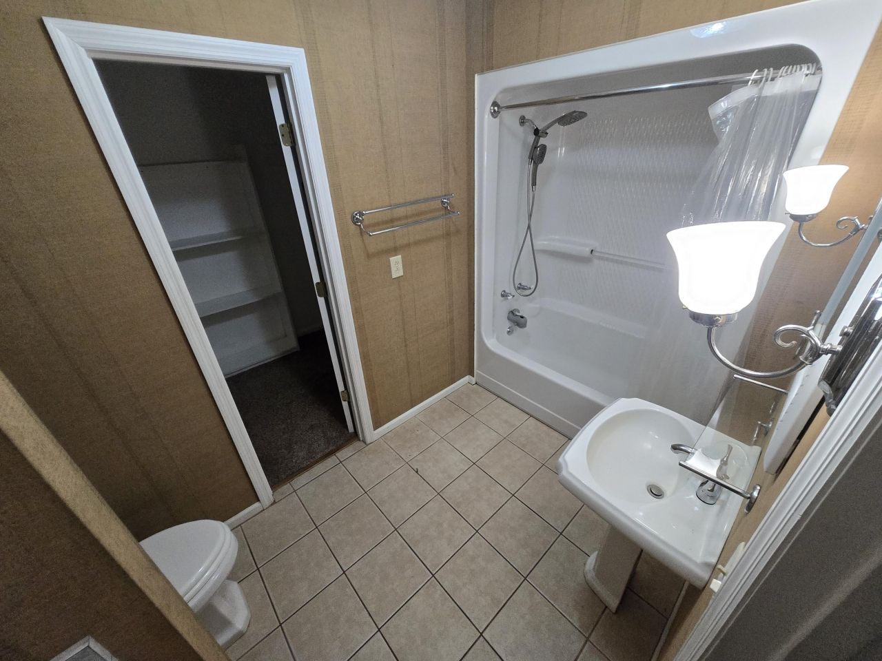 4628 Sunny Lane Photo 4