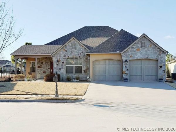 8410 S Nogales Avenue W, Tulsa, OK 74132