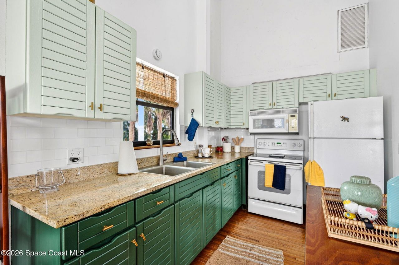 51 Vip Island, Unit B, Grant, FL 32949 Photo