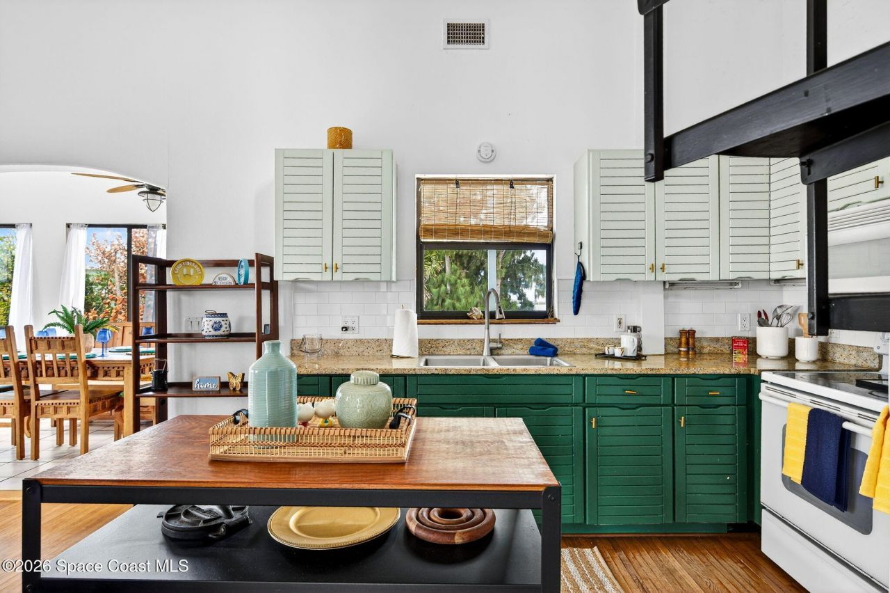 51 Vip Island, Unit B, Grant, FL 32949 Photo