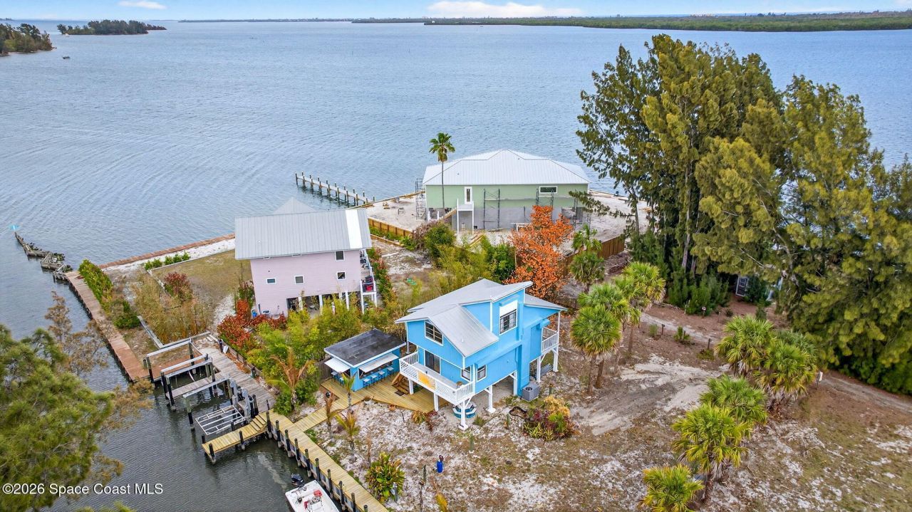 51 Vip Island, Unit B, Grant, FL 32949 Photo