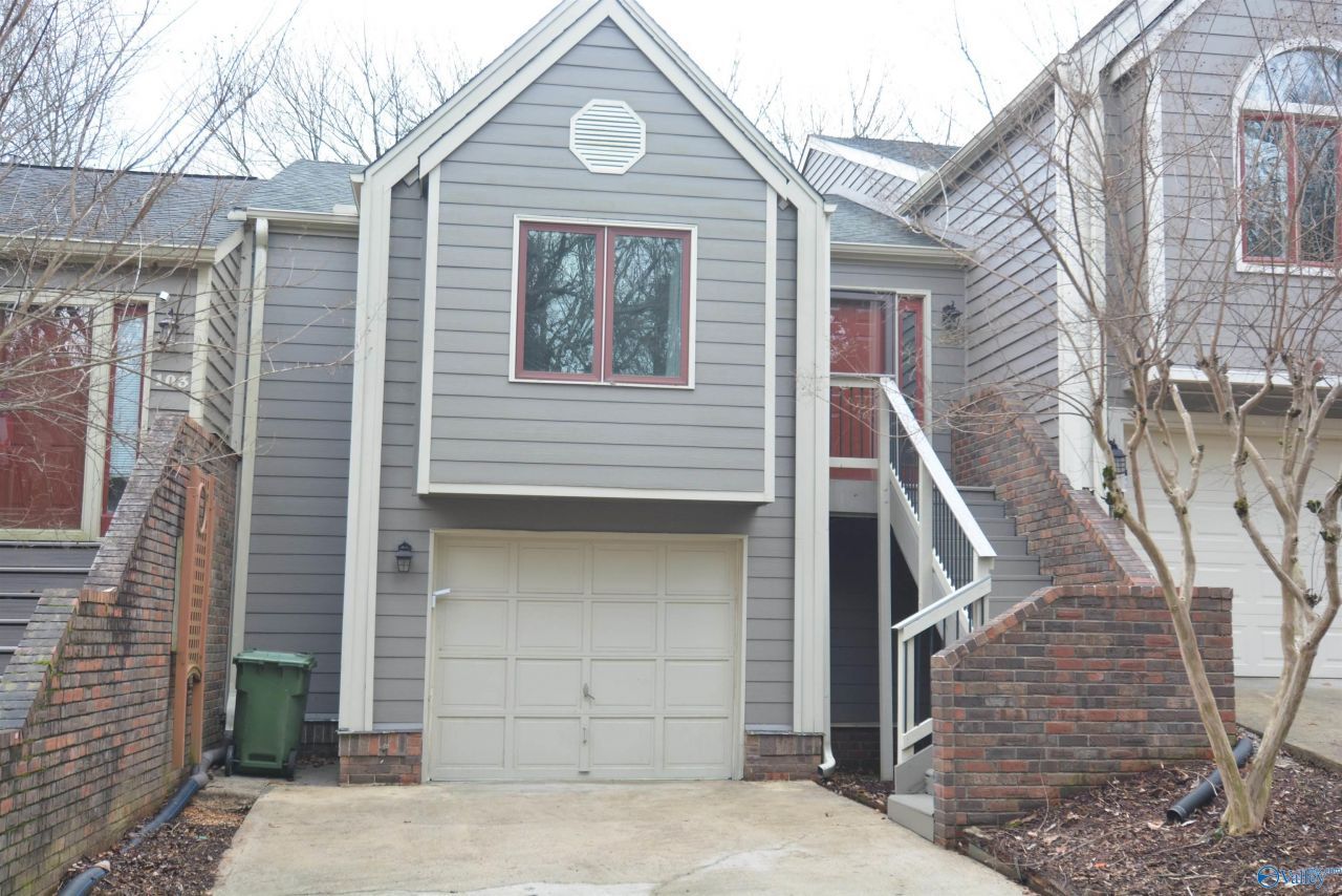 105 Treetop Drive Huntsville, AL 35801