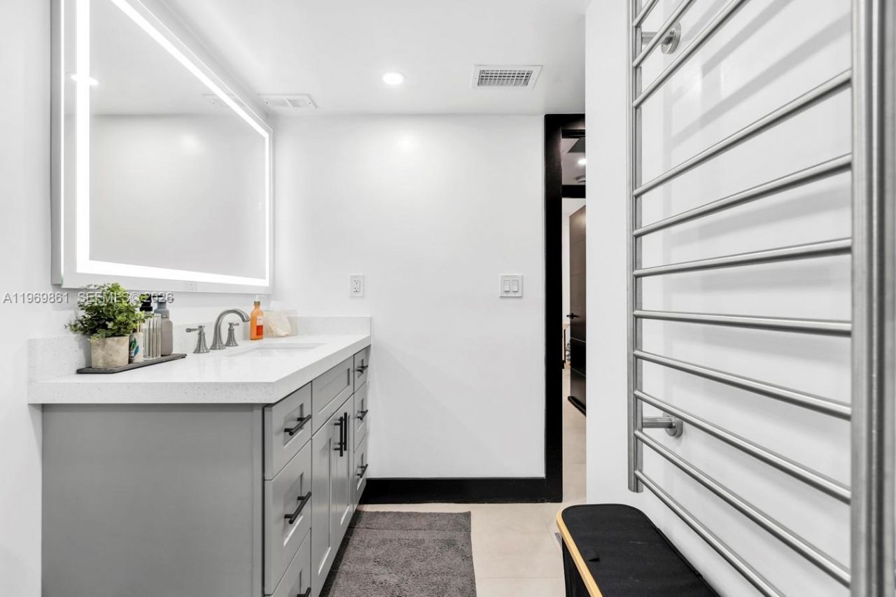 19380 Collins Ave , Unit 1212, Sunny Isles Beach, FL 33160 Photo