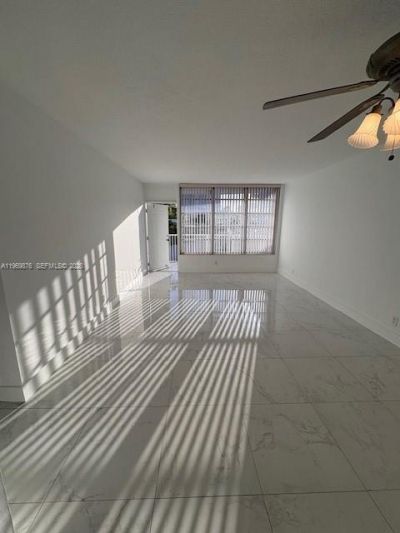 3181 S Ocean Dr, Unit 304, Hallandale Beach, FL 33009 Photo
