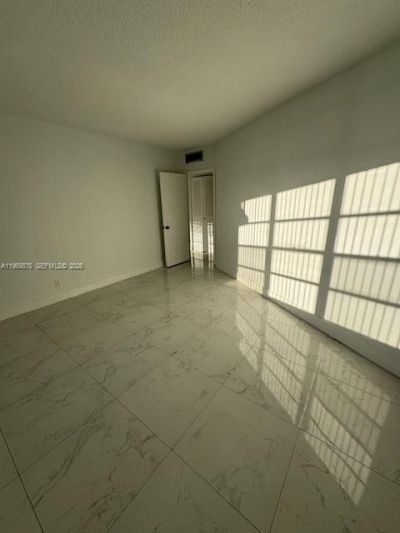 3181 S Ocean Dr, Unit 304, Hallandale Beach, FL 33009 Photo