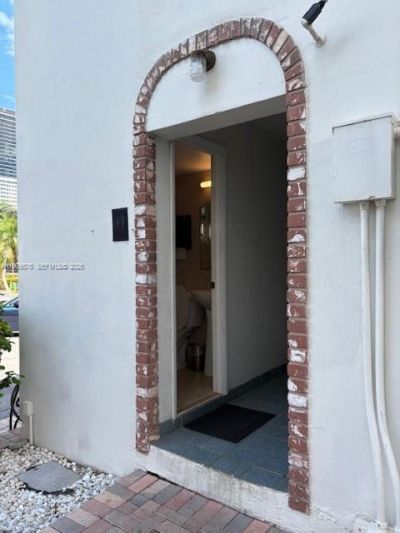 3181 S Ocean Dr, Unit 304, Hallandale Beach, FL 33009 Photo