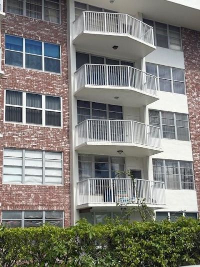 3181 S Ocean Dr, Unit 304, Hallandale Beach, FL 33009 Photo