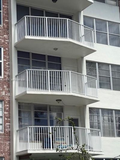 3181 S Ocean Dr, Unit 304, Hallandale Beach, FL 33009 Photo