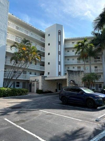 3181 S Ocean Dr, Unit 304, Hallandale Beach, FL 33009 Photo