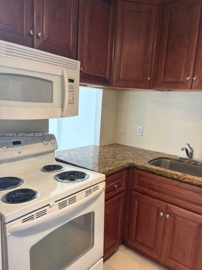 3181 S Ocean Dr, Unit 304, Hallandale Beach, FL 33009 Photo