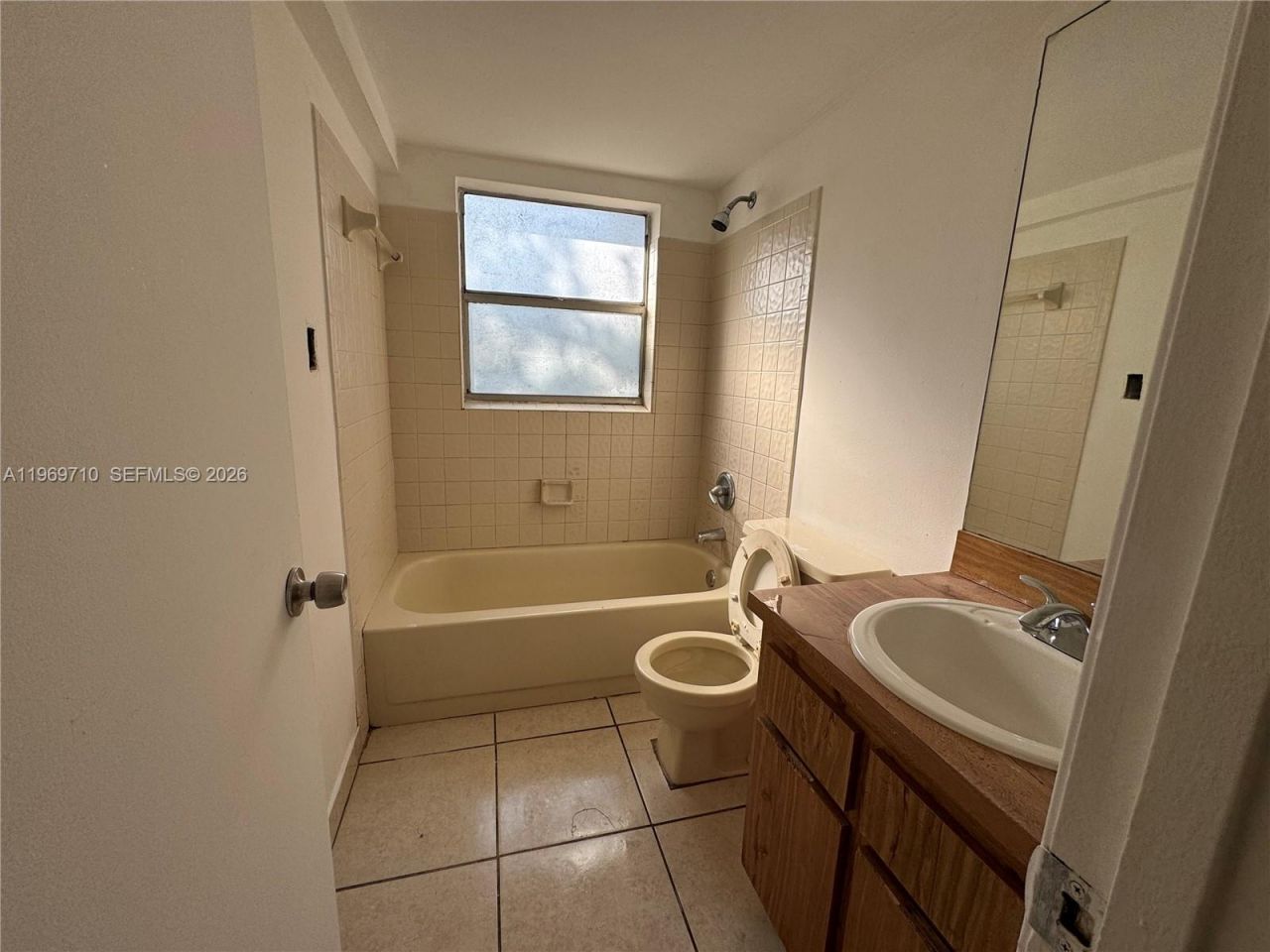 1024 Twin Lakes Dr , Unit 21-F, Coral Springs, FL 33071 Photo