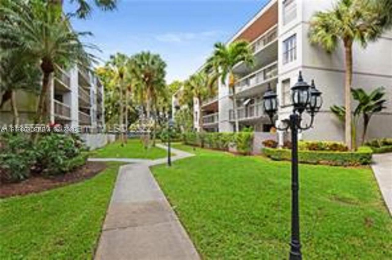 8820 SW 132nd Pl , Unit 203D-S, Miami, FL 33186 Photo