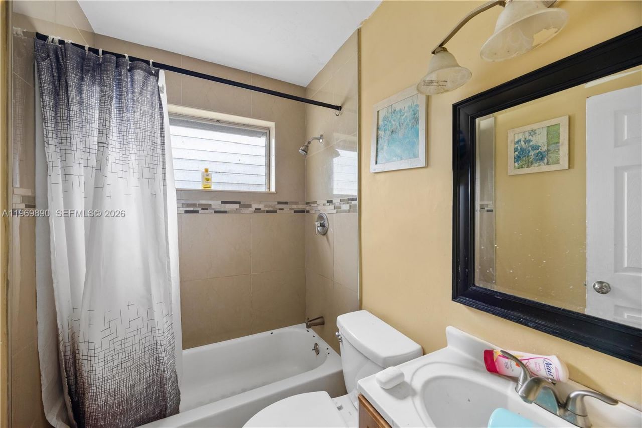 300 NW 39th St , Deerfield Beach, FL 33064 Photo