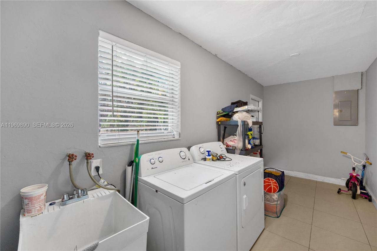 300 NW 39th St , Deerfield Beach, FL 33064 Photo
