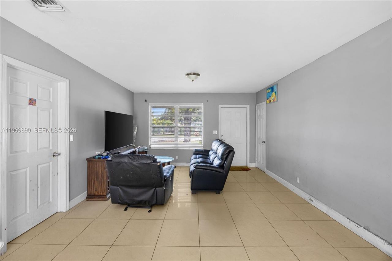 300 NW 39th St , Deerfield Beach, FL 33064 Photo