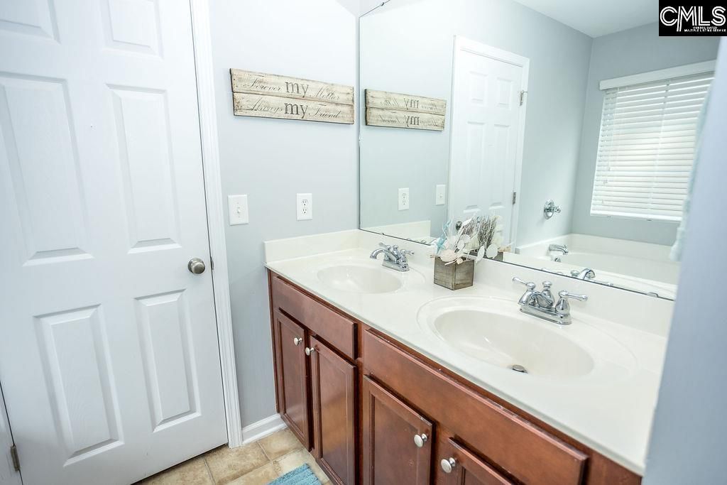 148 Cambridge Hill Drive Photo 17