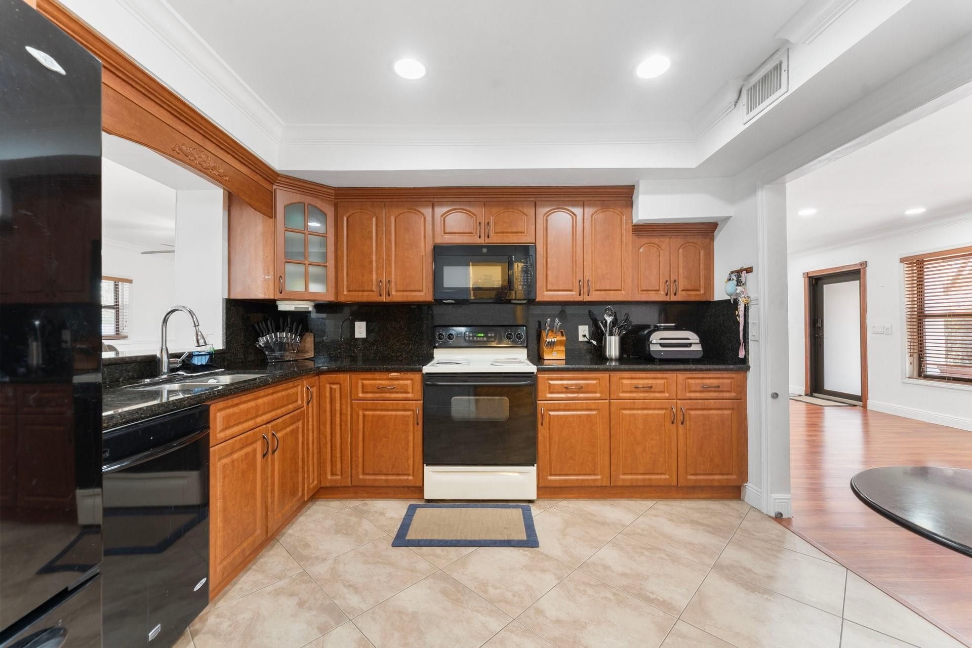 795 NE 165th Street, Miami, FL 33162 Photo