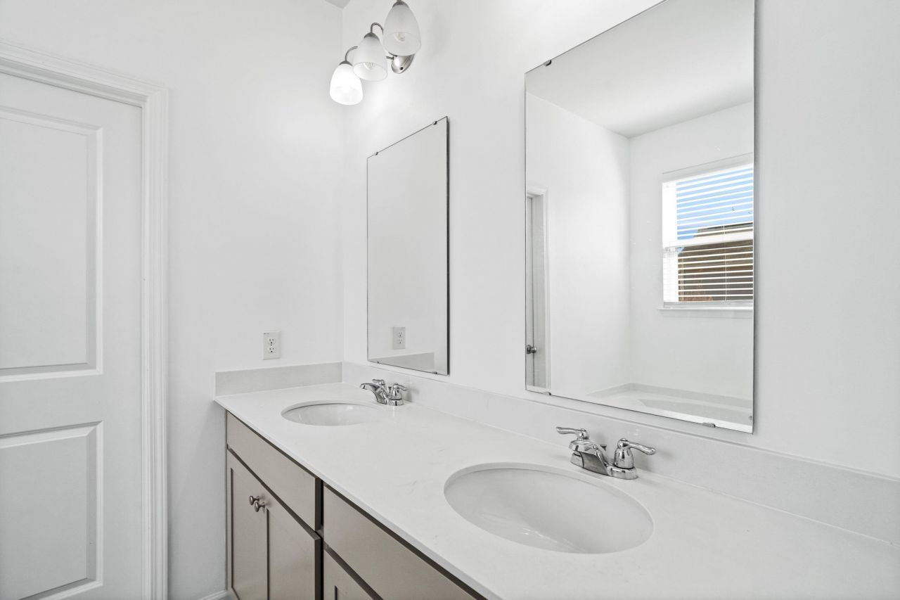 502 Misty Bluff Circle Photo 25