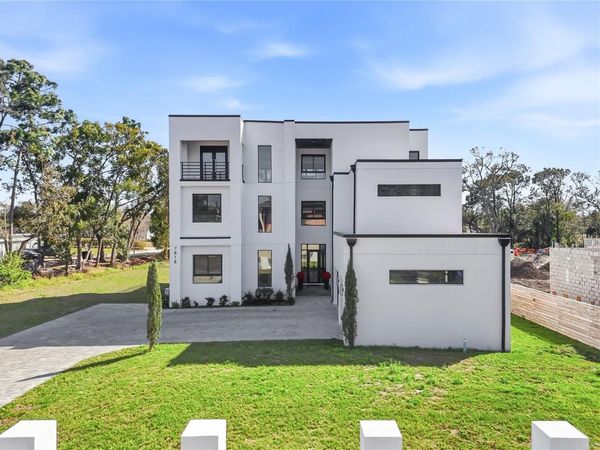 7818 N HUBERT AVENUE, TAMPA, FL 33614