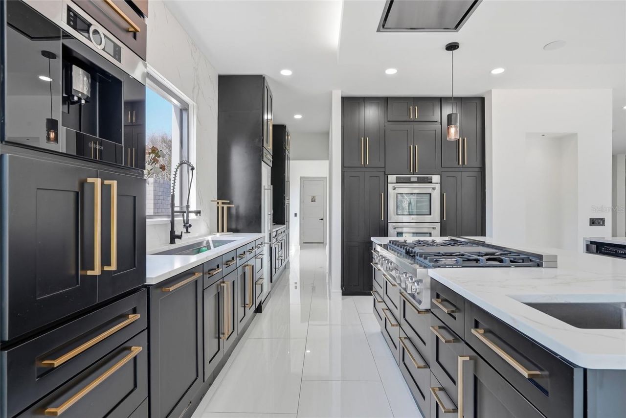 7818 N Hubert Avenue, Tampa, FL 33614 Photo