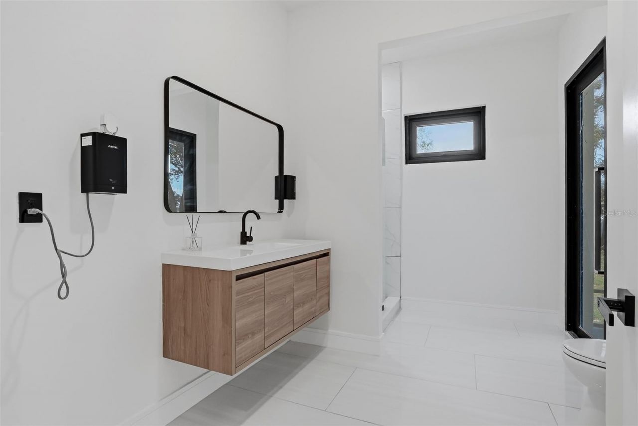 7818 N Hubert Avenue, Tampa, FL 33614 Photo