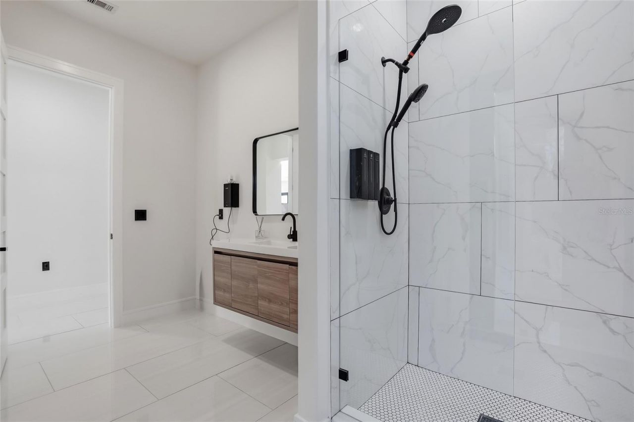 7818 N Hubert Avenue, Tampa, FL 33614 Photo