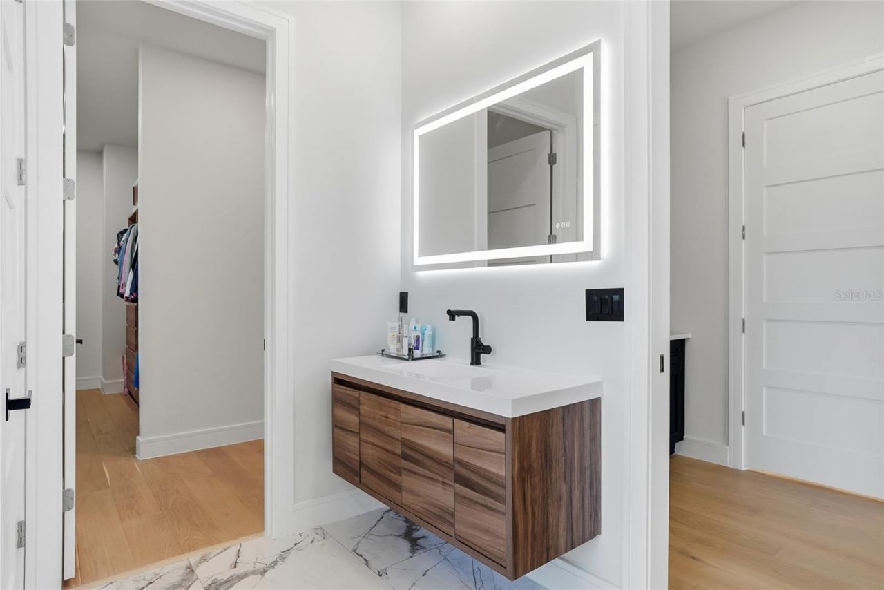 7818 N Hubert Avenue, Tampa, FL 33614 Photo