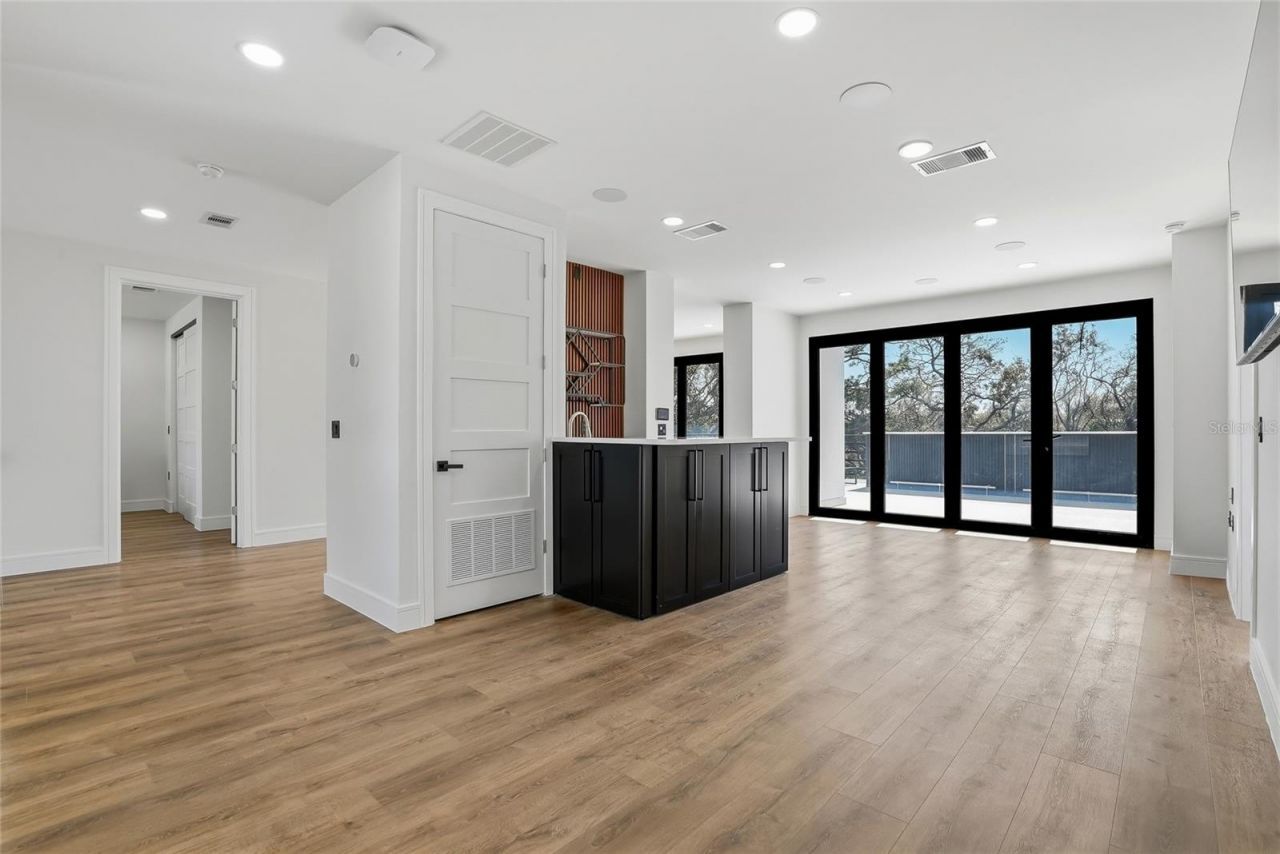 7818 N Hubert Avenue, Tampa, FL 33614 Photo