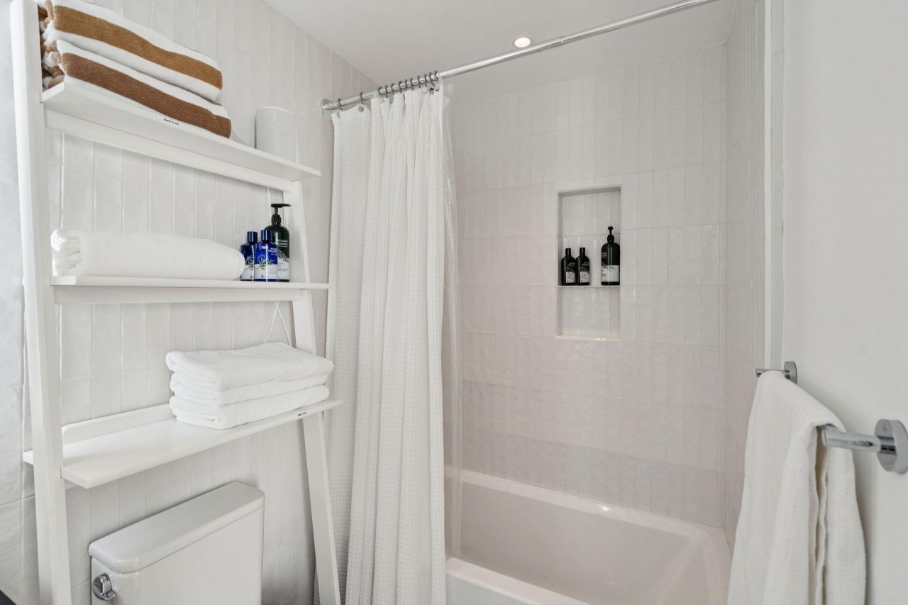 55 Ashley Avenue Photo 22