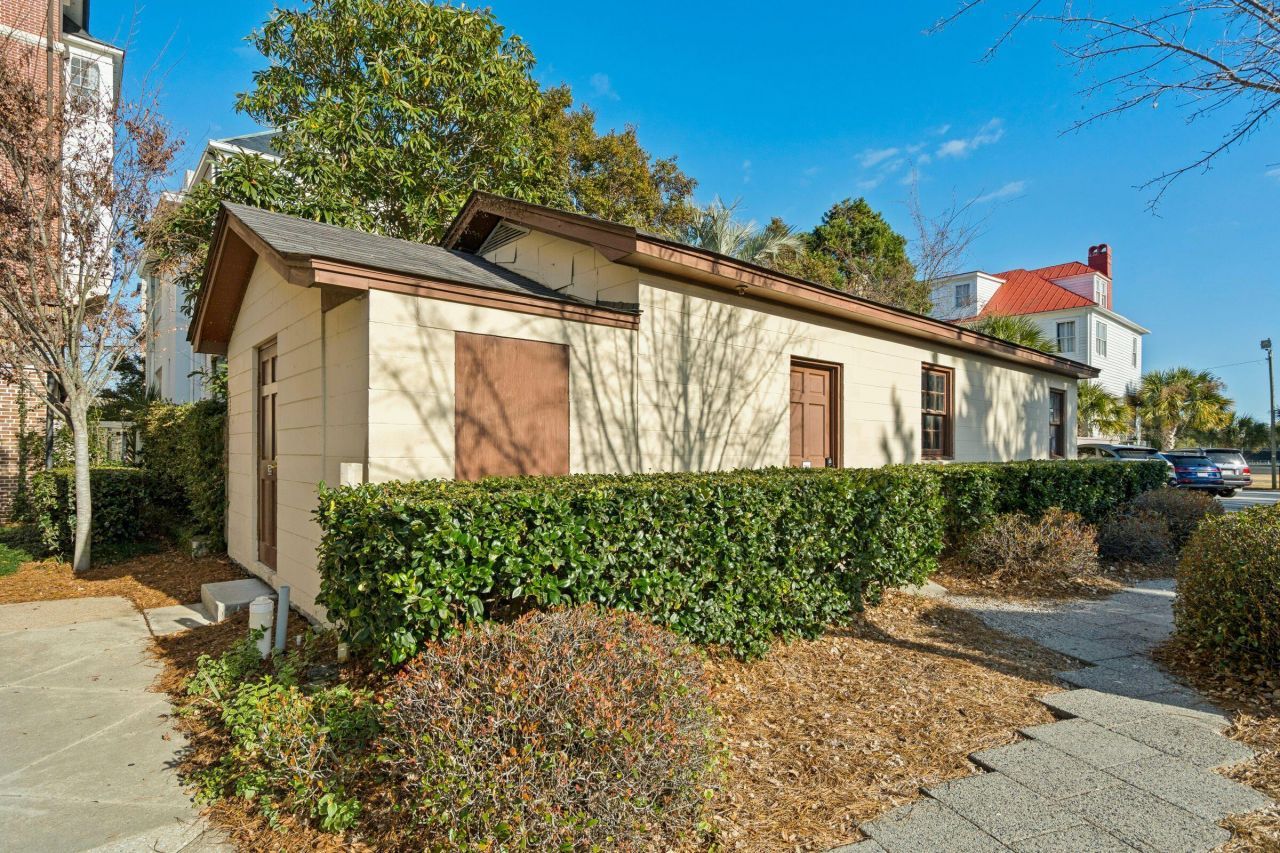 55 Ashley Avenue Photo 28