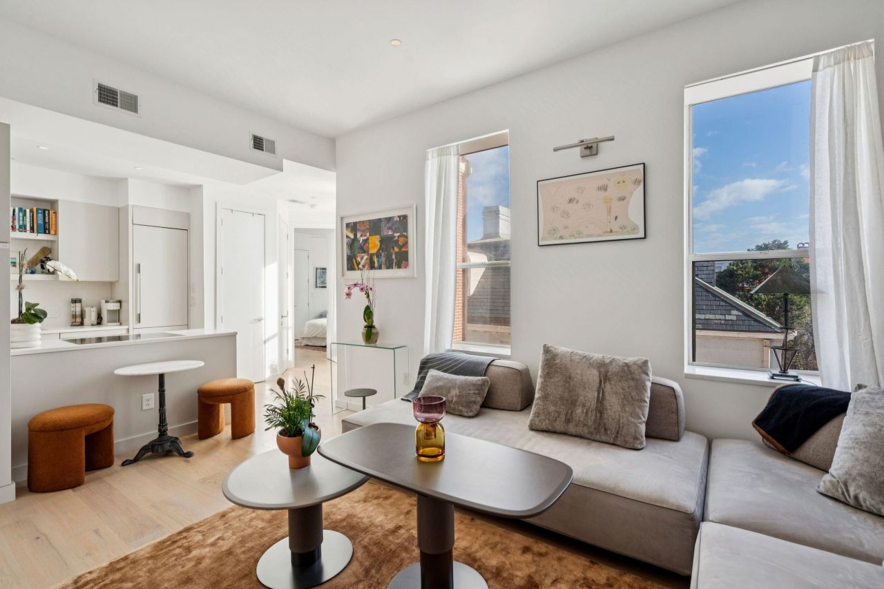 55 Ashley Avenue Photo 8