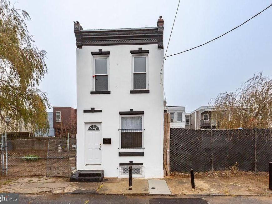 2735 N Waterloo Street, Philadelphia, PA 19133 Main Photo