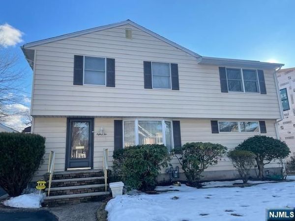 82 Azalea Street, PARAMUS, NJ 07652