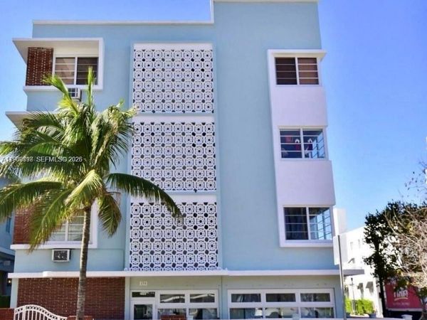158 Ocean Dr, Unit 203, Miami Beach, FL 33139