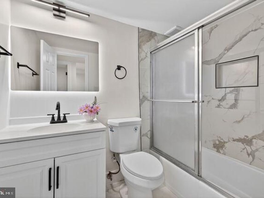 18611 Walkers Choice Road, Unit 18611, Gaithersburg, MD 20886 Main Photo