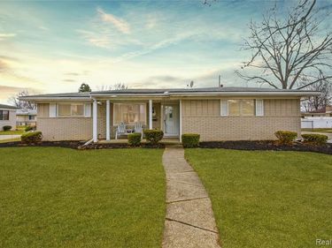 32375 Coventry Place, Warren, MI 48093