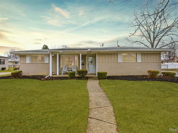 32375 Coventry Place, Warren, MI 48093