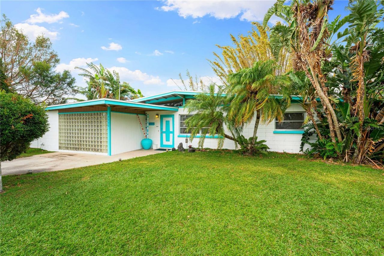 2225 Valencia Drive, Sarasota, FL 34239 Main Photo