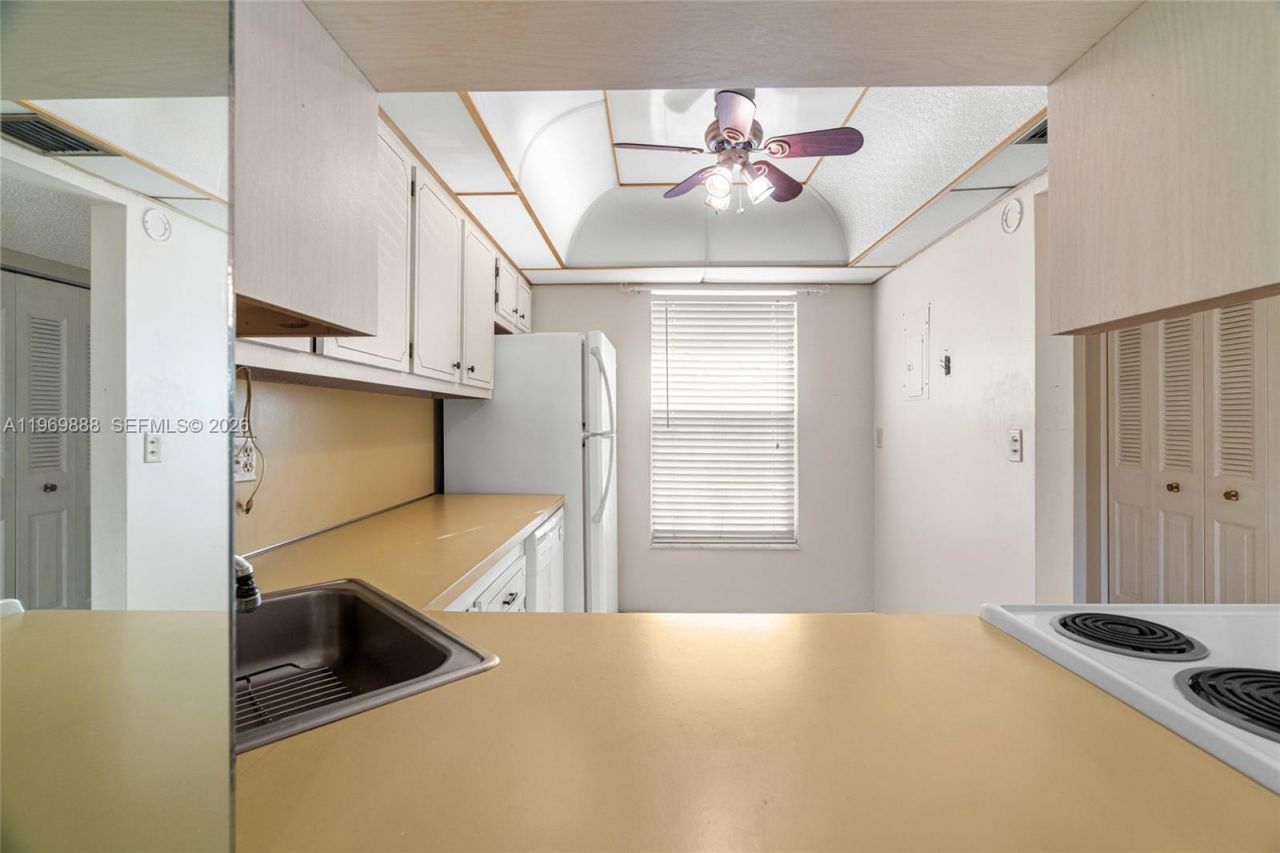 5851 NW 62nd Ave, Unit 210, Tamarac, FL 33319 Photo