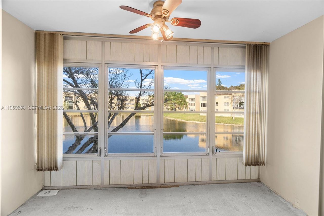 5851 NW 62nd Ave, Unit 210, Tamarac, FL 33319 Photo