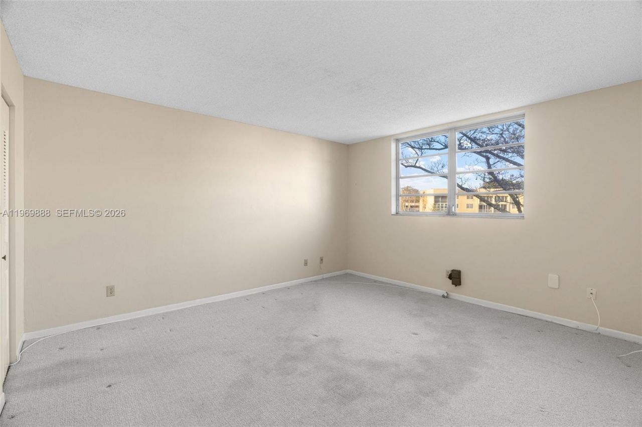 5851 NW 62nd Ave, Unit 210, Tamarac, FL 33319 Photo