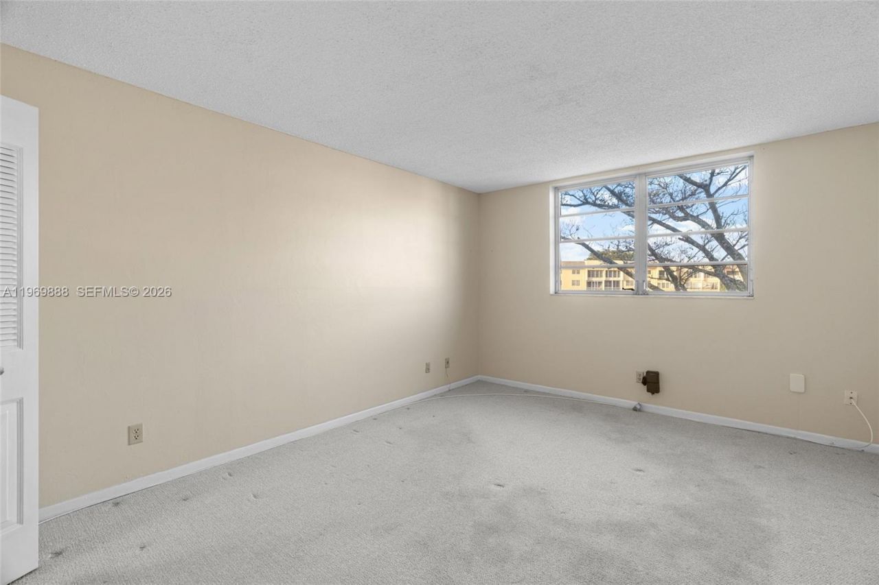5851 NW 62nd Ave, Unit 210, Tamarac, FL 33319 Photo