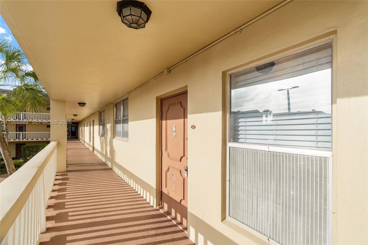 5851 NW 62nd Ave, Unit 210, Tamarac, FL 33319 Photo